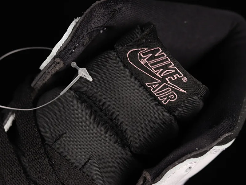 All categories Air Jordan Jordan series basketball shoes Air Jordan 1 High foreign trade version Air Jordan 1 High OG "Stage Haze" AJ1 Joe 1 black and gray toe 555088-108
